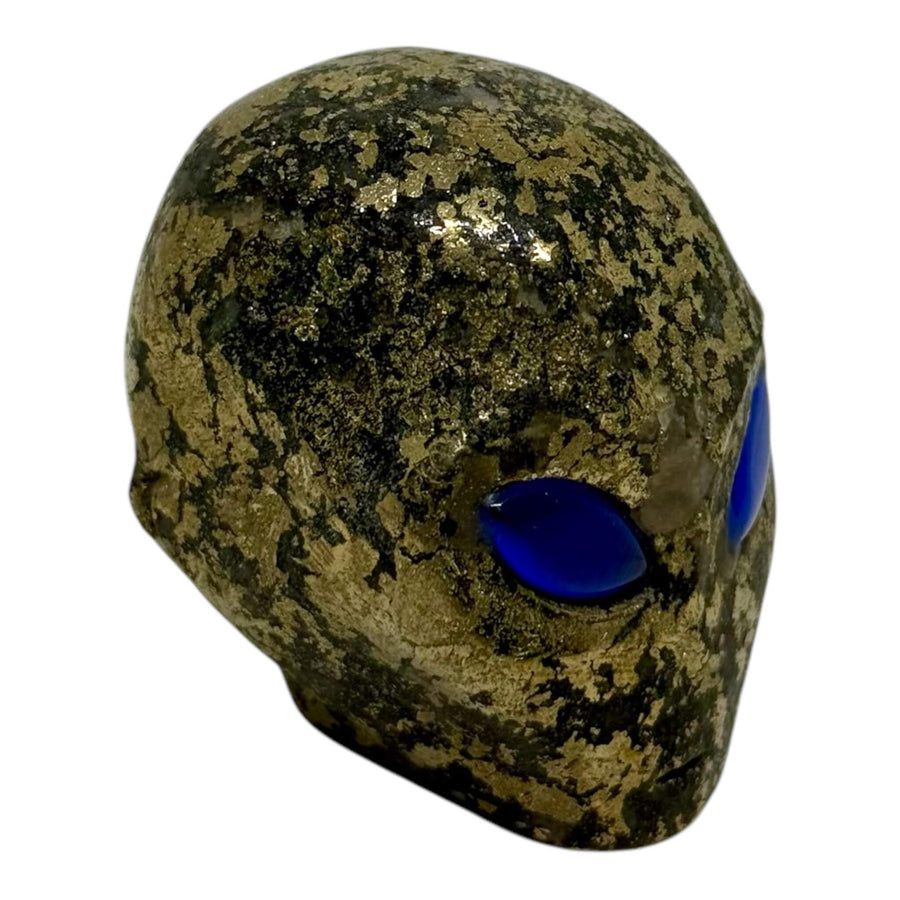 Agate Alien Skull Carving – Handcrafted crystal skull, cosmic energy, unique decor.